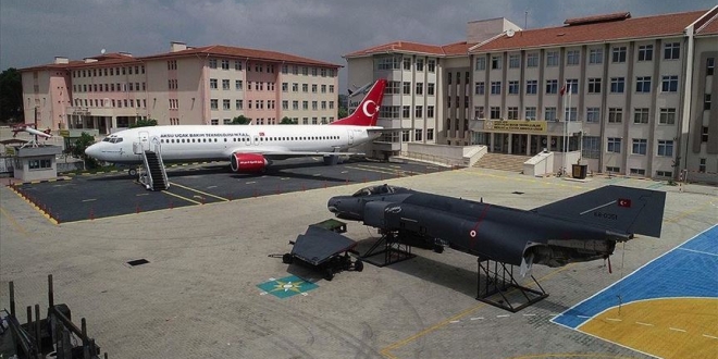 YOLCU UÇAĞI-SAVAŞ UÇAĞI