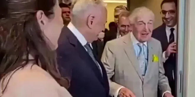 KÜRT KADINI