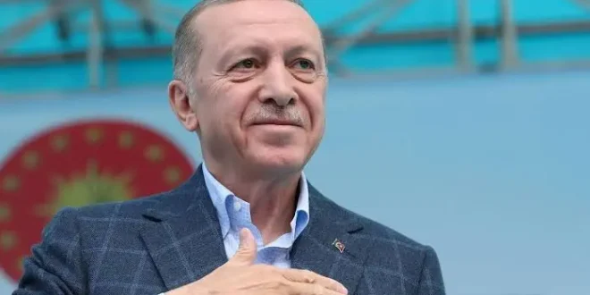 ‘TAYYİP’ KANUNİ SELÇUK SİNAN’DIR, KÜLLİYE İSE ; TOPKAPI SARAYI…